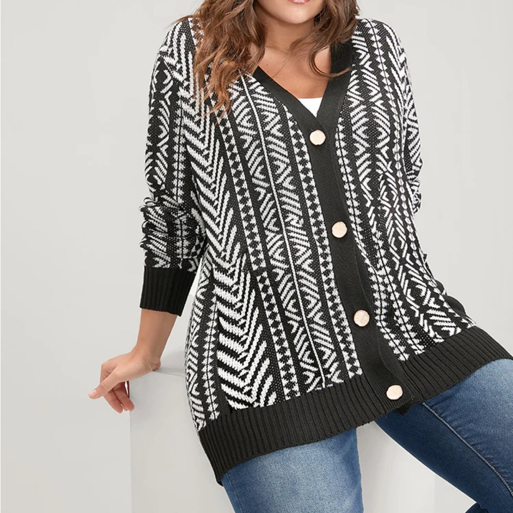 BLOOMCHIC Sweater